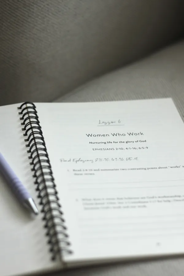 Gospel-Shaped Woman Book Group 10 pack